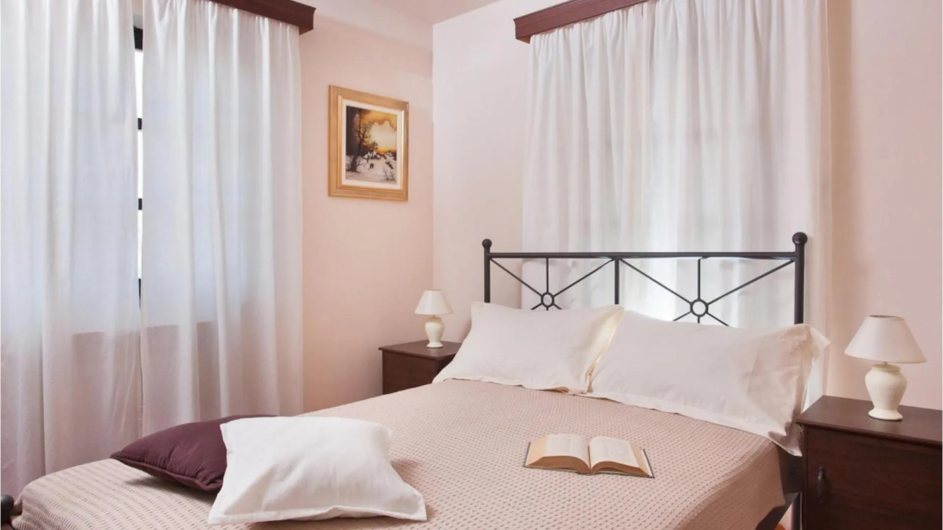 Villa Intima Antonci  Holiday home